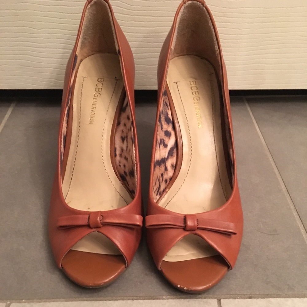 Brown Leather BCBG Wedges Sz 6.5